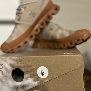 Cloud X tennis shoes